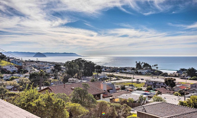 Cayucos Casa | Pet-Friendly Cayucos Home w/ Ocean Views!