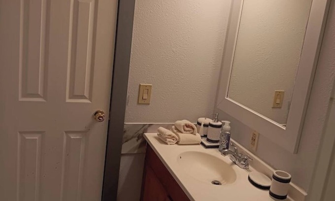 Northeast Reno Casa | Pet friendly & Charming 3-bedroom mobile home with WiFi, in fabulous Reno-Tahoe