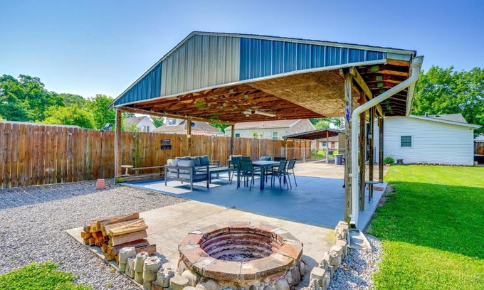 Clarksville Casa | Pet-Friendly Clarksville Home with Central AandC