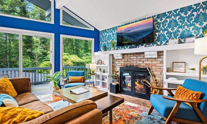 Waynesville Casa | Pet-Friendly Creekside | Relax in the Hot Tub