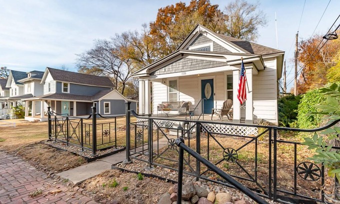Greater Auburndale Casa | Pet Friendly Haven Near Hospital—Fast Wi-Fi