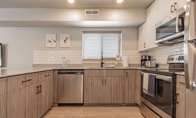 Rexburg Condominio | Pet Friendly!!Heart of Rexburg close to Jackson Hole,Yellowstone Nat park & BYUI