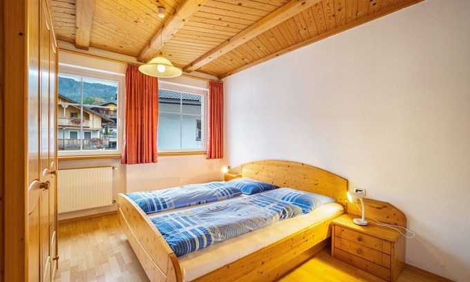 Vierschach Apartamento | Apartamento vacacional que admite mascotas 'Kuenz Dolomiten Drau' con vistas a la montaña