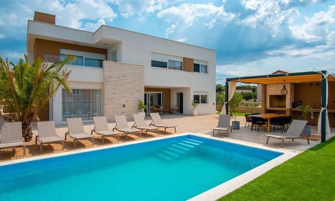 Kolan Casa | Casa que admite mascotas en Mandre