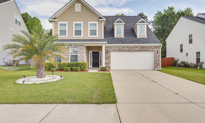 Ladson Casa | Pet-Friendly Ladson Home: 23 Mi to Charleston!