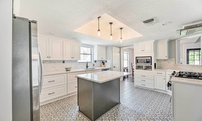 Lockhart Casa | Pet-Friendly Lockhart Home w/ Private Yard!