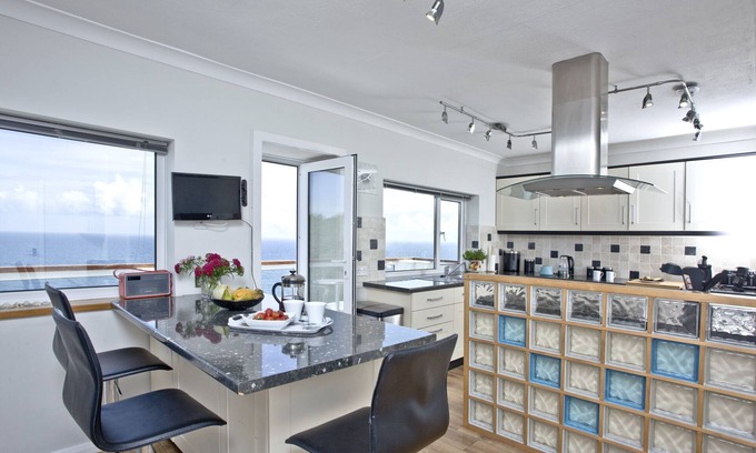 Downderry Casa | casa de lujo que admite mascotas con impresionantes vistas al mar, jardín cerca de la playa y el pueblo