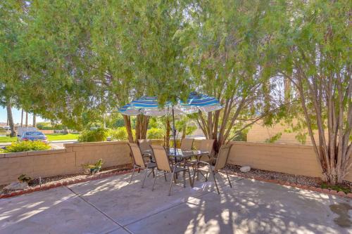 Palm Desert Apartamento | Pet-Friendly Palm Desert Condo with Pool Access!