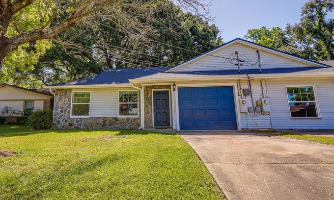 Bellview Casa | Pet-Friendly Pensacola Vacation Rental w/ Patio