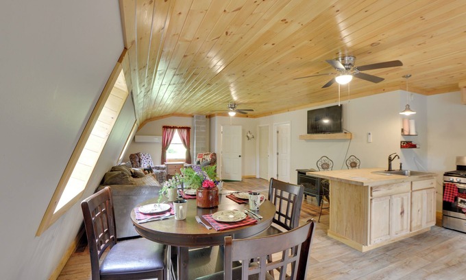 Stockton Springs Apartamento | Pet-Friendly Prospect Apartment: 7 Mi to Beach!