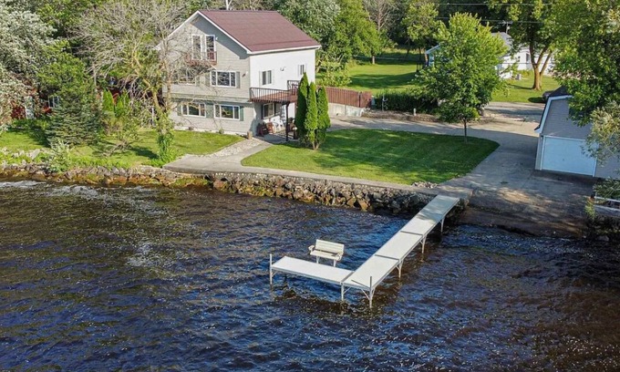 Eureka Casa | PeT FrienDly, Renovated Lake Home W/ Gr8 SWIMminG