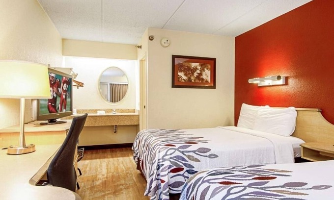 North Canton Casa | Pet-Friendly Room Adjacent to Westfield Belden Village Mall, Super Convenient