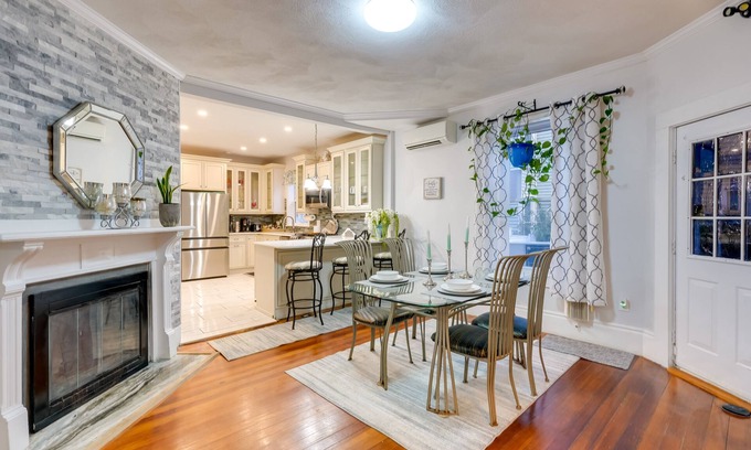 Salem Apartamento | Pet-Friendly Salem Apartment w/ Shared Deck!