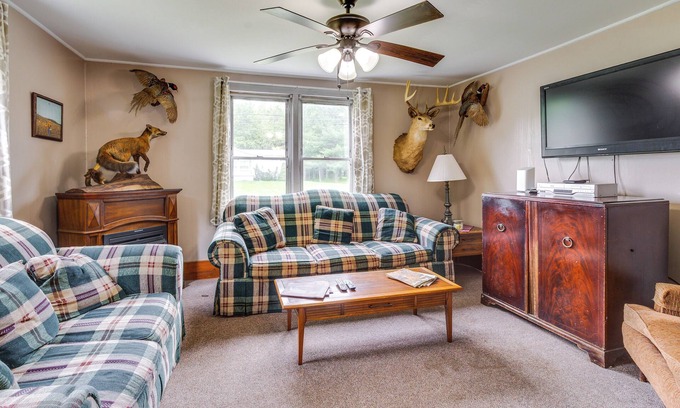 Smithmill Casa | Pet-Friendly Smithmill Retreat w/ Hunting On-Site!