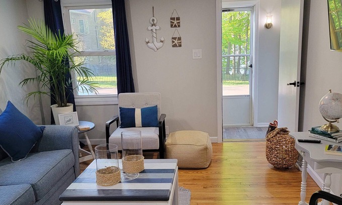 Paw Paw Lake Casa | Pet Friendly Vacation Home | Paw Paw Lake