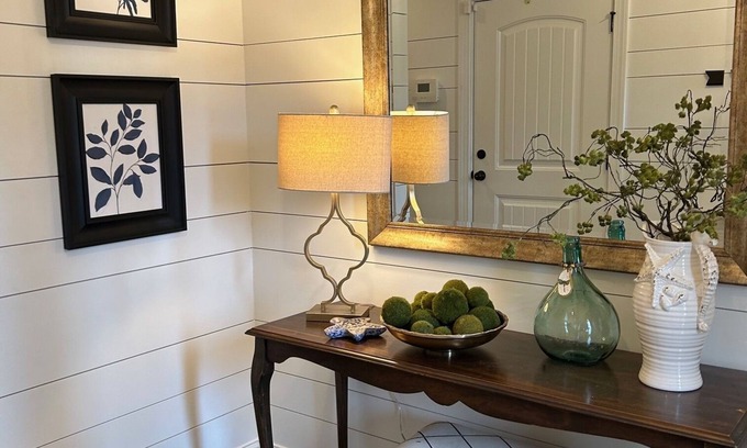 Epworth Acres Casa | Pet friendly with community pool!