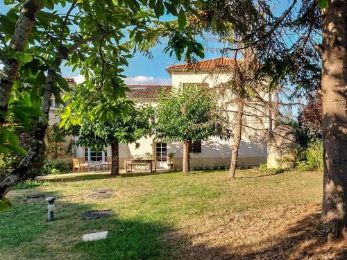 Blasimon Casa | Petit Est - Eco Cottage in large private garden near Saint-Emilion