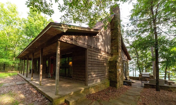 Morrilton Cabina | Petit Jean retreat with stunning view of Ada Valley