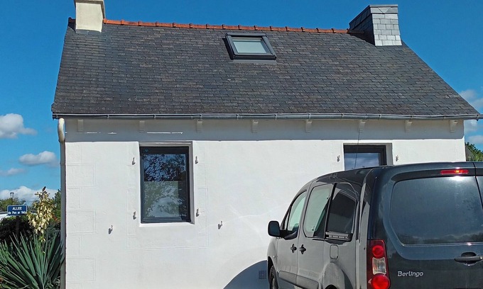 Saint-Urbaine Casa | Petite Maison Confortable et Bien Placée