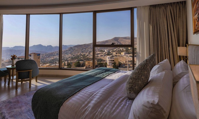 Wadi Musa Hotel | Petra Legacy Luxury