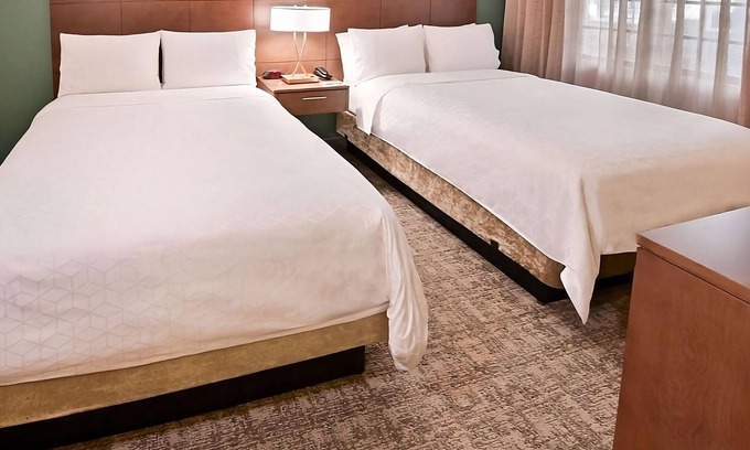 Plantation Complejo | Pets are Allowed HERE! Large Suite! w/ Onsite Pool, FREE Breakfast!