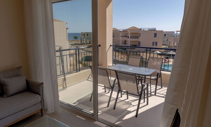Maleme Apartamento | Phaedrus Living: Seaside Thalassa Cretan 203