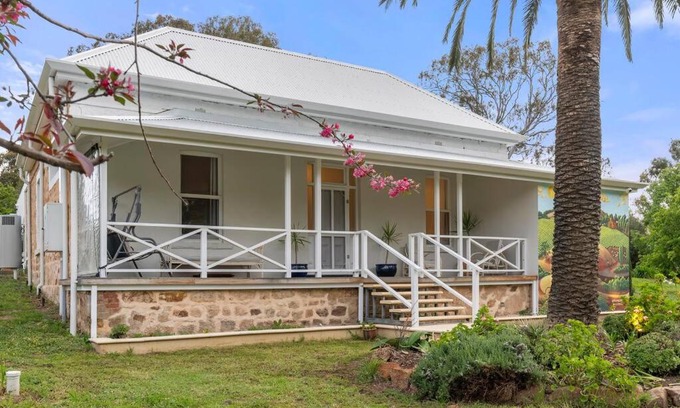 Gillentown Casa | Piambong House