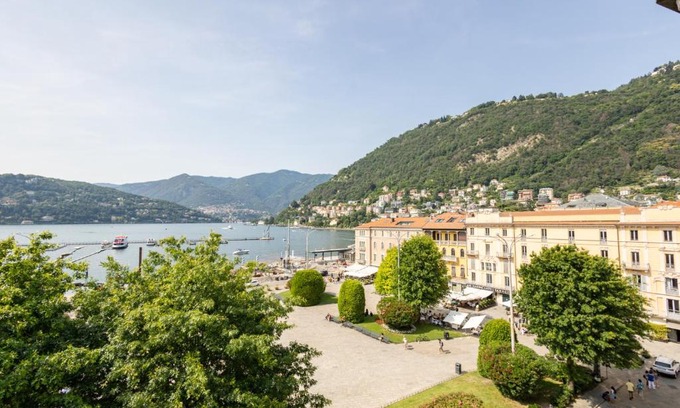 Como City Centre Apartamento | Piazza Cavour Lake View - byMyHomeinComo