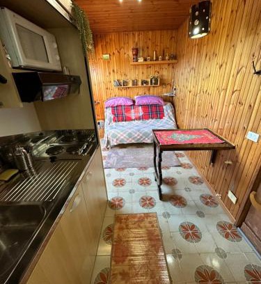 Fiuggi Apartamento | Piccolo appartamento monolocale 14 MQ piscina dal 20 giugno al 15 settembre