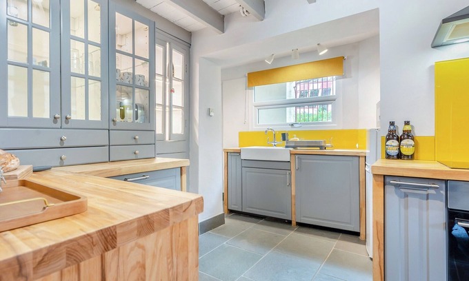 Llansteffan Cabaña | Picked for its character and charm and only a 5 minute walk to the beach.