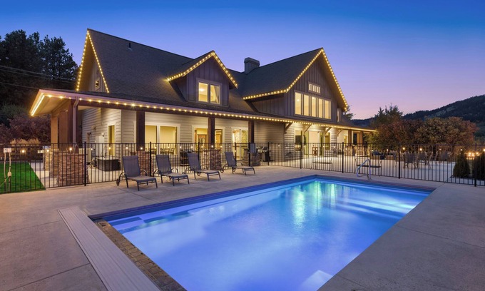 Leavenworth Cabina | Piscina, familias numerosas, 8 habitaciones *, 7 baños