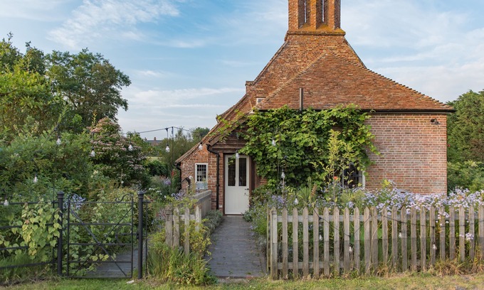 Ash Cabaña | Picturesque cottage for two in the Kent countryside - Moat Farm Cottage