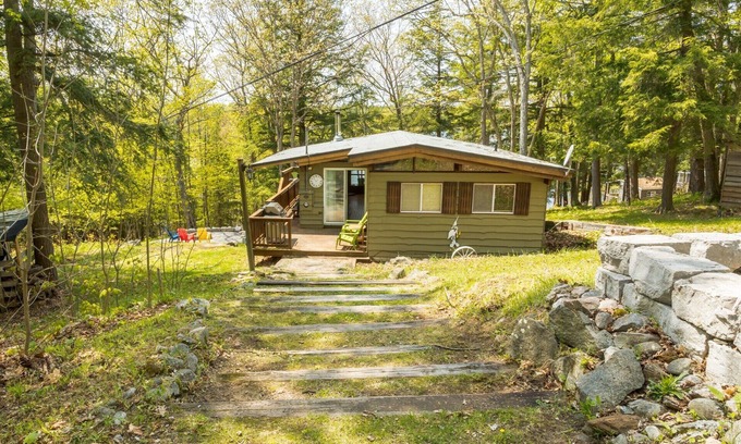 Muskoka Lakes Cabaña | Picturesque Leonard Lake cottage