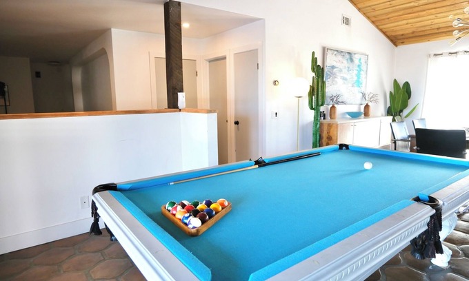 Ramona Casa | Picturesque Spanish Casa on Ramona Hilltop