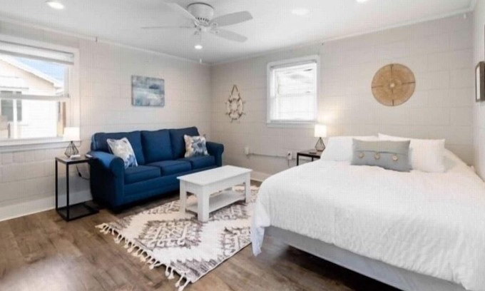 Kure Beach Apartamento | Pier View Apt 5 - Quaint Studio Located In The Heart Of Kure Beach Villa by Redawning