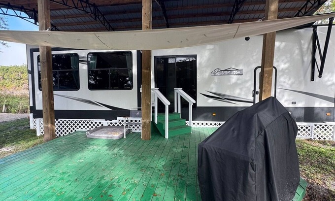 Pierson Casa | Pierson Campsite on a farm with farm animals!