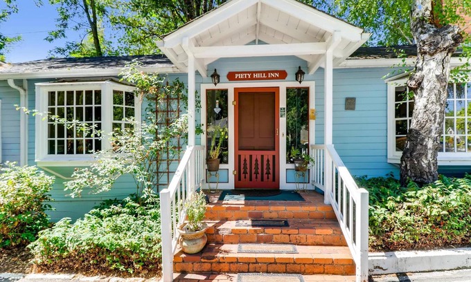 Nevada City Hotel | Piety Hill Cottages