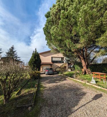 Marmande Apartamento | Pin parasol