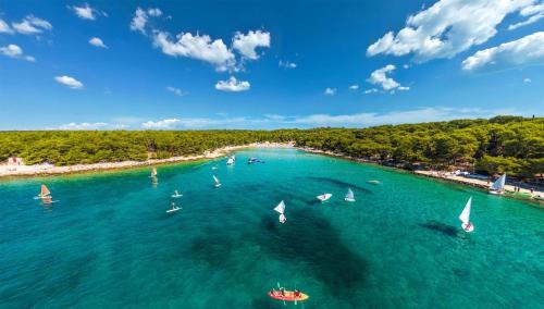 Pakostane Complejo | Pine Beach Pakostane - All Inclusive light