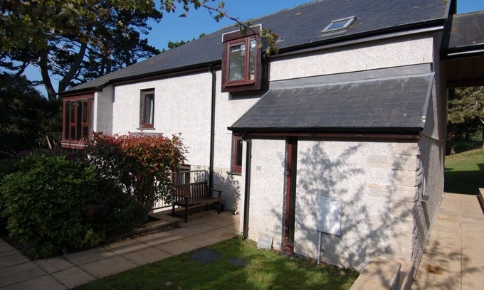 Maenporth Cabaña | Pine Cottage, FALMOUTH