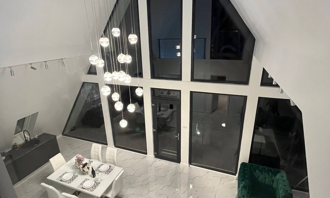 Zavoi Villa | Pine Hill Poiana Marului