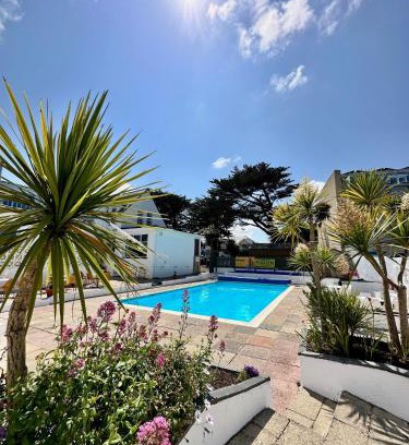 Newquay Casa | Pine Lodge Hotel