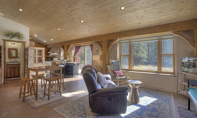 Los Ranchitos Estates Cabina | Pine Meadow Cabin | Straw Bale, Solar Powered Cabin in Woods - Pets OK