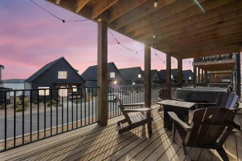 Hollister Casa | Pineapple Pointe - Stay for 20