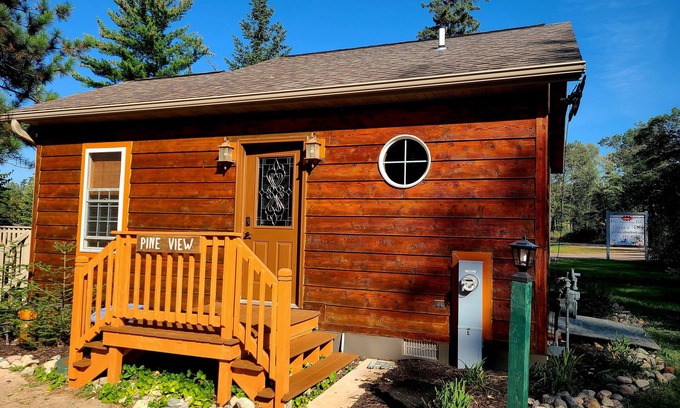 Elcho Cabina | Pineview Cabin en Bayview Cabin Resort en el pintoresco lago Northwoods en Wi.