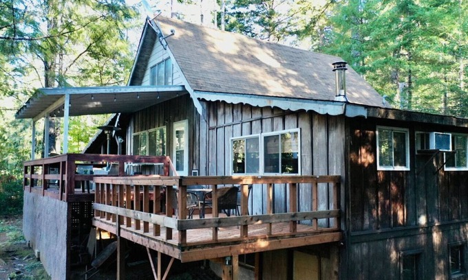 Gasquet Cabina | Pioneer Cabin Retreat