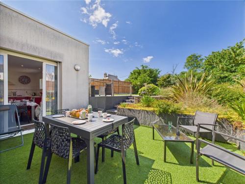 Pleneuf-Val-Andre Casa | Piscine chauffée, plage à 700m, maison pour 6