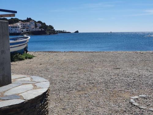 Cadaqués Apartamento | PISO NUEVO, PK PEQUEÑO Y A 5 MIN DE LA PLAYA caminando
