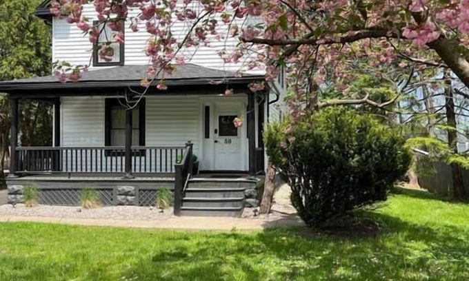 Pittsford Casa | Pittsford Village 5Br. Beauty