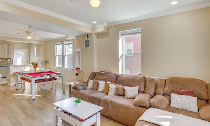 Frankford Casa | Play Pool or Relax on Deck: Baltimore City Escape!